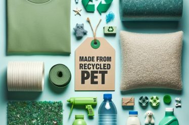 Slika plastenk iz materiala PET plastika, pripravljenih za recikliranje